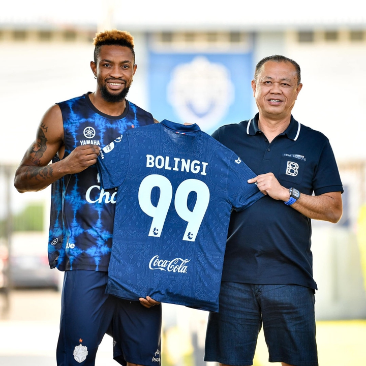 Qizlarning gozal mushuklari va eshaklari