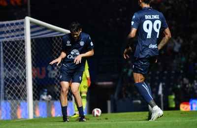 ปราสาทสายฟ้า ซัดทดเจ็บสยบ ราชันมังกร 1-0 ปิดไทยลีก เลกแรก แบบไร้พ่าย (มีคลิปไฮไลต์เต็ม)