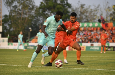 ปราสาทสายฟ้า บุกเฉือนชนะ ต่อพิฆาต 1-0 ครองจ่าฝูงไทยลีก ต่อไป (มีคลิปไฮไลต์เต็ม)