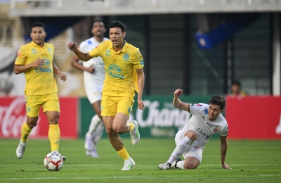 ปราสาทสายฟ้า ไล่แซง ราชันโคขาว ท้ายเกม 2-1 นำโด่งเป็นจ่าฝูงไทยลีก