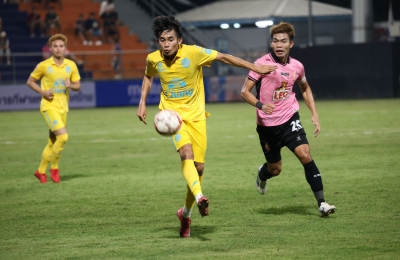 ปราสาทสายฟ้า ไล่ต้อน พญาไก่ชน 7-0 ทะลุชิงดำ ราชันโคขาว ลูกหนังรีโว่ คัพ