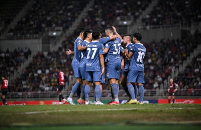 ปราสาทสายฟ้า บุกถล่ม กิเลนผยอง 5-0 ยึดจ่าฝูงไทยลีกต่อไปอย่างเหนียวแน่น