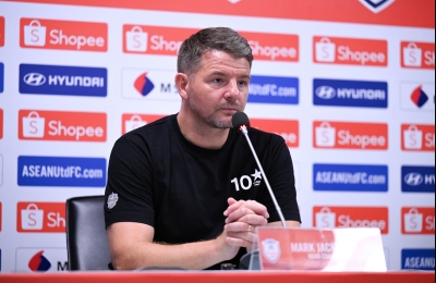 มาร์ค แจ็คสัน รับ วันนี้เริ่มต้นได้ไม่ดี แต่ขอชื่นชมความใจสู้ของนักเตะที่ไม่ยอมแพ้ แม้เหลือ 10 คน