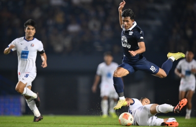 ปราสาทสายฟ้า เปิดรัง ช้าง อารีนา เอาชนะ สิงห์เจ้าท่า 1-0 ทิ้งรองจ่าฝูง 10 แต้ม